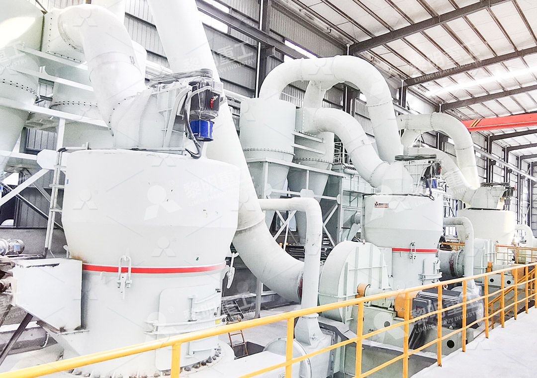 Instalação de produção de negro de fumo em escala industrial com equipamentos de processamento avançados