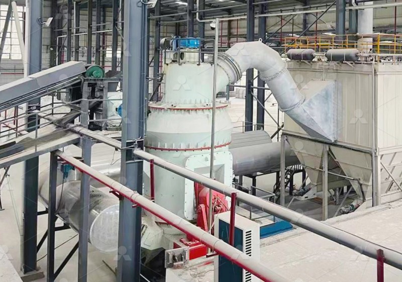 रोलर मिल द्वारा उत्पादित बारीक पिसा हुआ स्लैग पाउडर का पास से चित्र, धातु पुनर्प्राप्ति या बिक्री के लिए तैयार