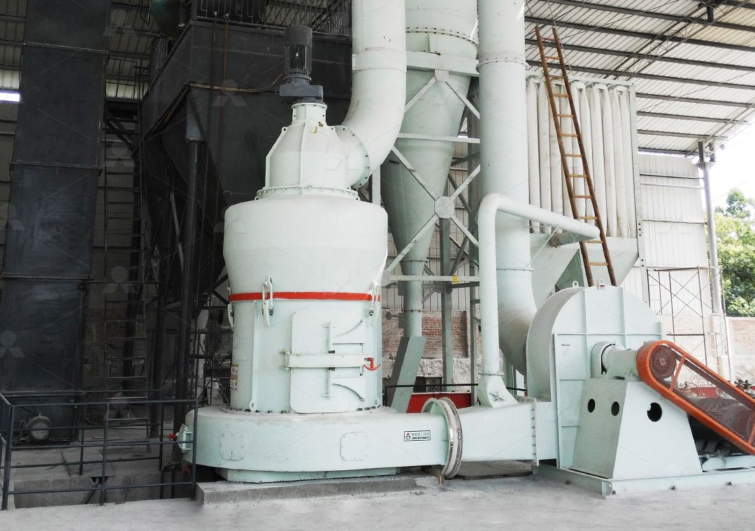 So sánh cận cảnh bột barit thô và nghiền mịn để khoan bùn